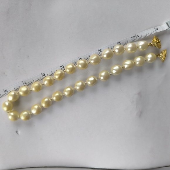 Classic Large Cream Pearl Choker Necklace - Picture 9 of 13